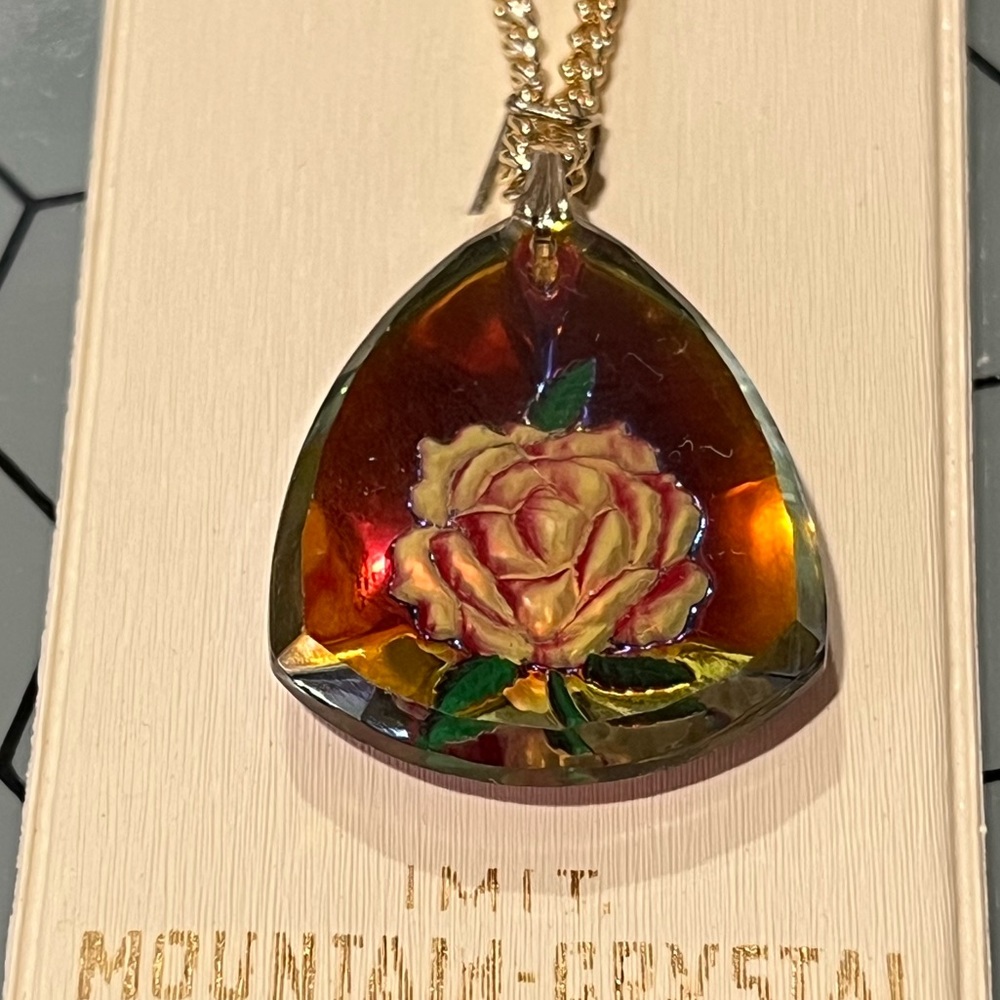 CRYSTAL NECKLACE WITH ROSE - Picture 3 of 3